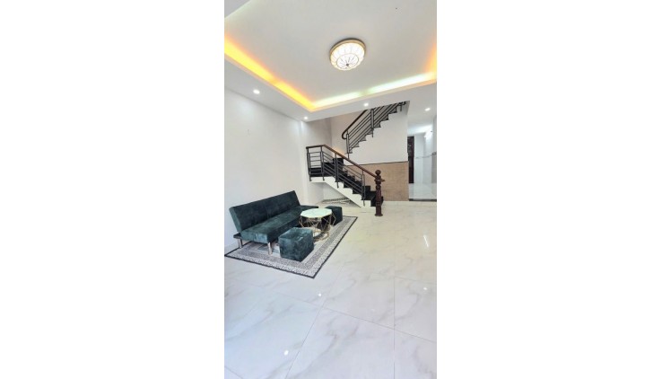 KHU TÊN LỬA, CHIẾN LƯỢC, 40M2, 3 TẦNG 3PN, HẺM XE HƠI THÔNG, GIÁ 4.3 TỶ